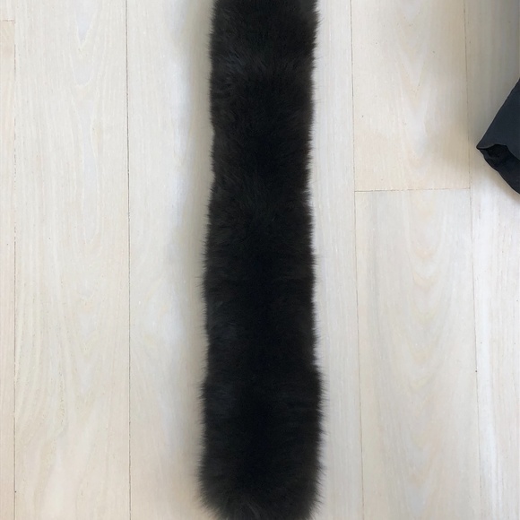 24" Brown Fox Fur Collar - Picture 3 of 6